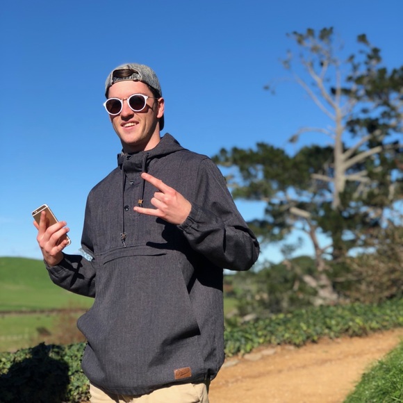 Meet your Posher, Cullen - Picture 1 of 1